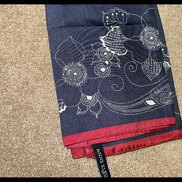 Anne Klein Scarf - Picture 9 of 10